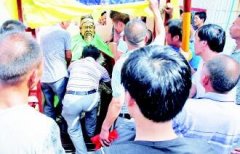 <b>关姓族人与村民共庆关公诞辰1853周年（转载黄河</b>