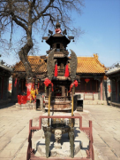 承德关帝庙香炉大树图片